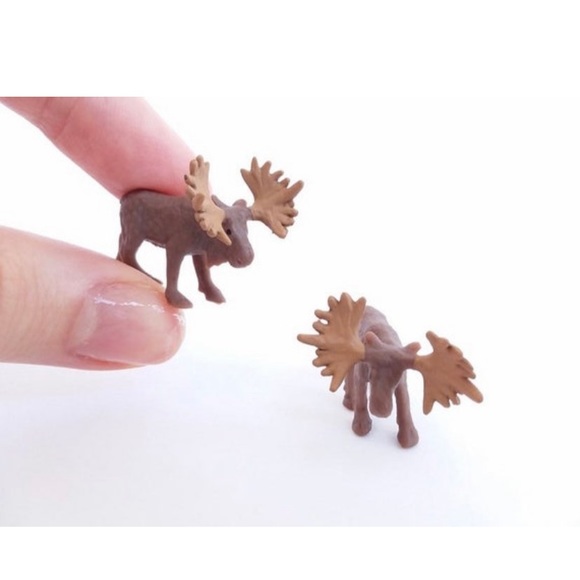 Moose Dangle Earrings - Picture 3 of 4
